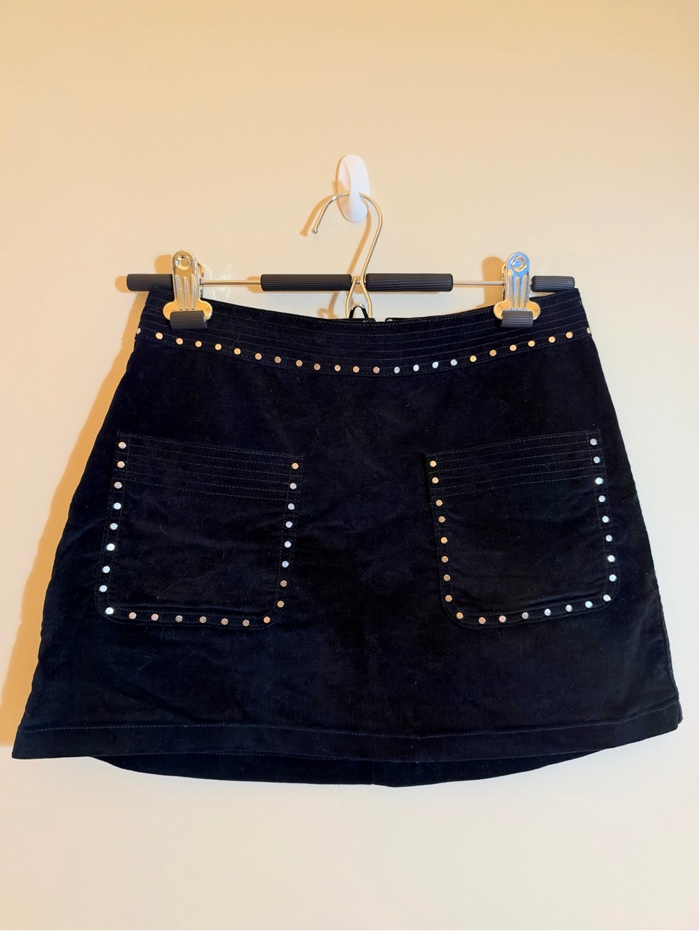 Abercrombie & Fitch Black Faux Suede Studded Pocket Mini Skirt size 2